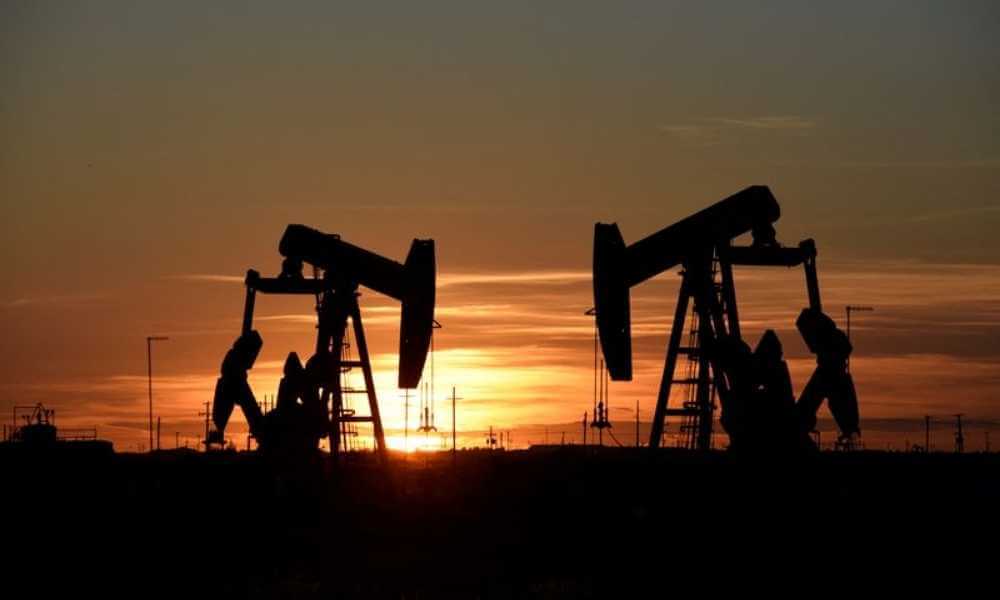 Oil prices advance on low oil inventories expectation